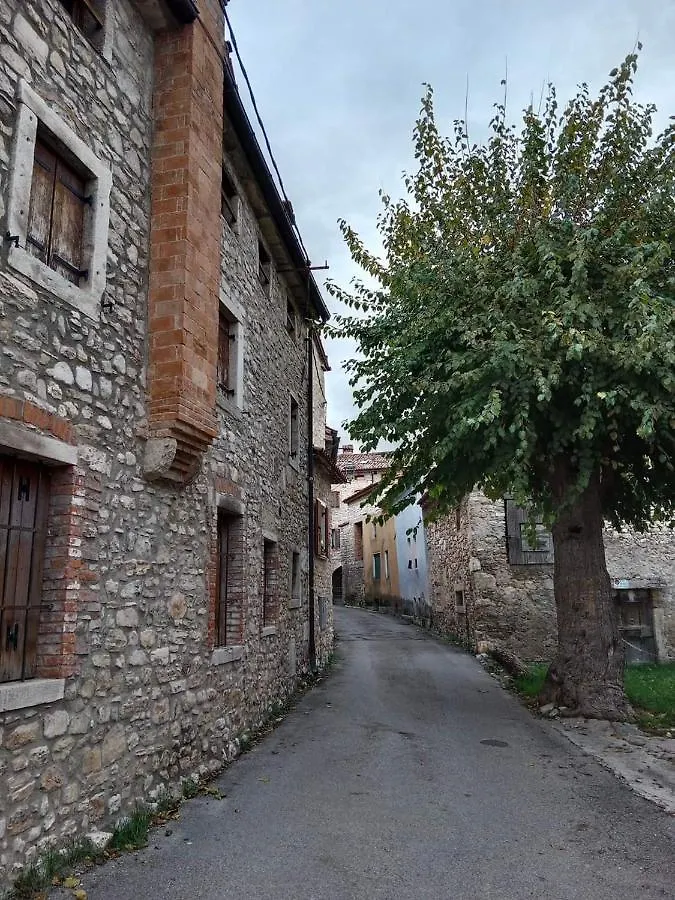 Al Lago Guest House Revine Lago