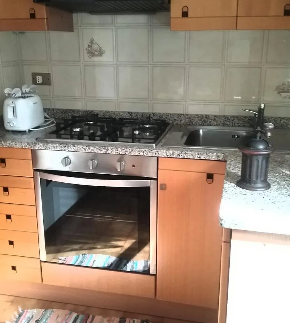 Chalet Al Lago Guest House Revine Lago Italia